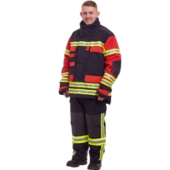 
Überjacke RF5 Euramid Pro in blau, Ärmel und Patten in rot
